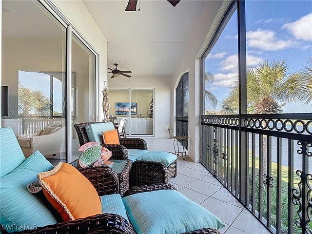 3695 Montreux LN 201, Naples, FL 34114