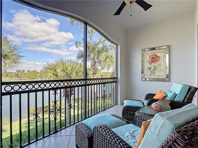 3695 Montreux LN 201, Naples, FL 34114