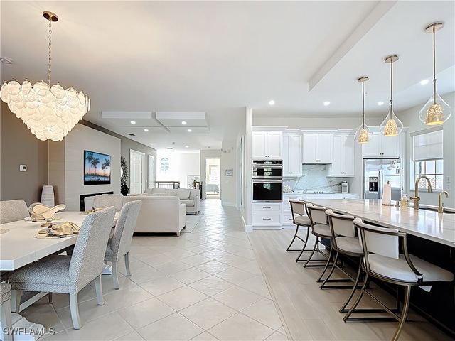 3695 Montreux LN 201, Naples, FL 34114