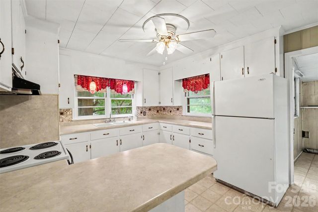 515 N Hill Street, Dallas, NC 28034