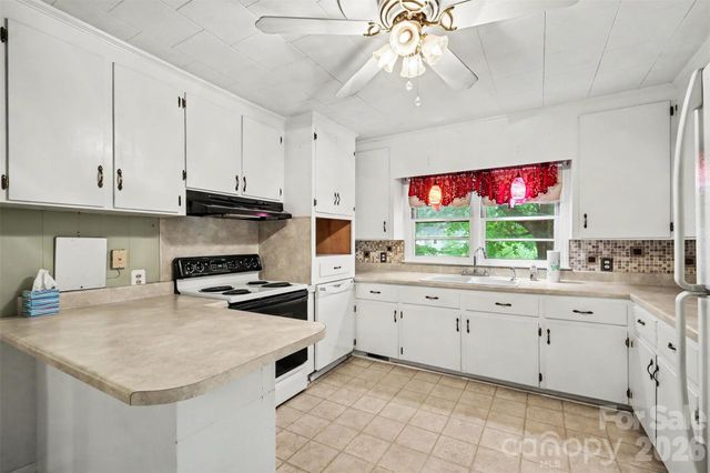 515 N Hill Street, Dallas, NC 28034