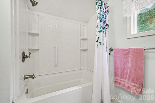 515 N Hill Street, Dallas, NC 28034