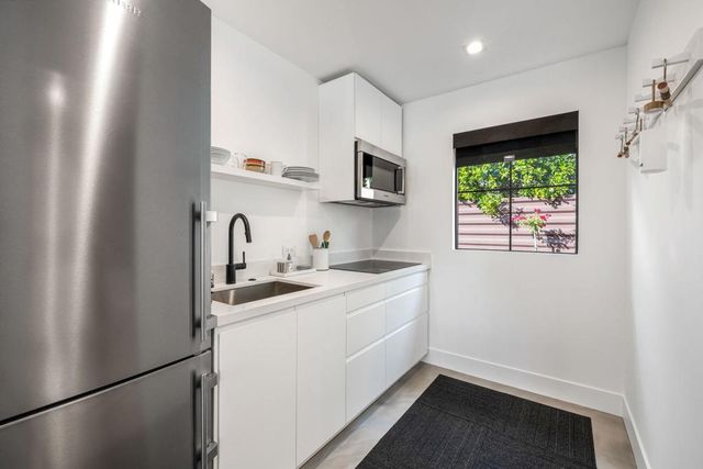 470 E Avenida Olancha, Palm Springs, CA 92264