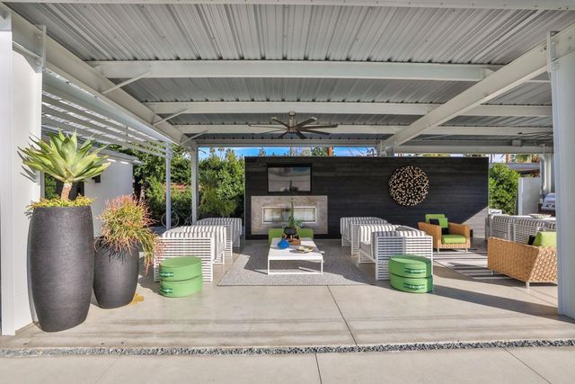 470 E Avenida Olancha, Palm Springs, CA 92264