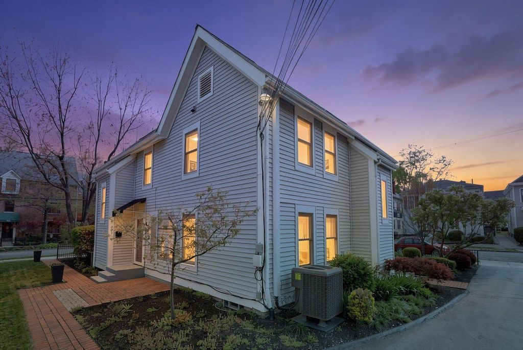 201 W 2nd Avenue, Columbus, OH 43201
