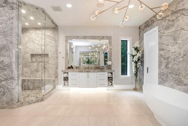 16220 VILLARREAL DE AVILA, Tampa, FL 33613