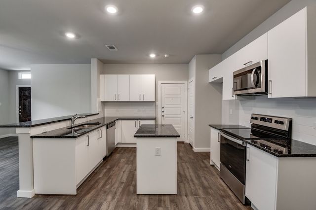 748 Wheatfield Drive, Venus, TX 76084