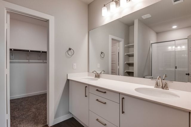 748 Wheatfield Drive, Venus, TX 76084