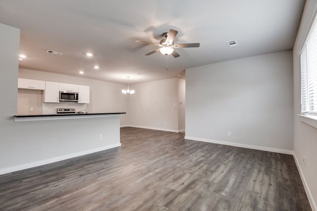 748 Wheatfield Drive, Venus, TX 76084