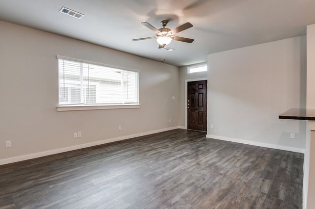 748 Wheatfield Drive, Venus, TX 76084