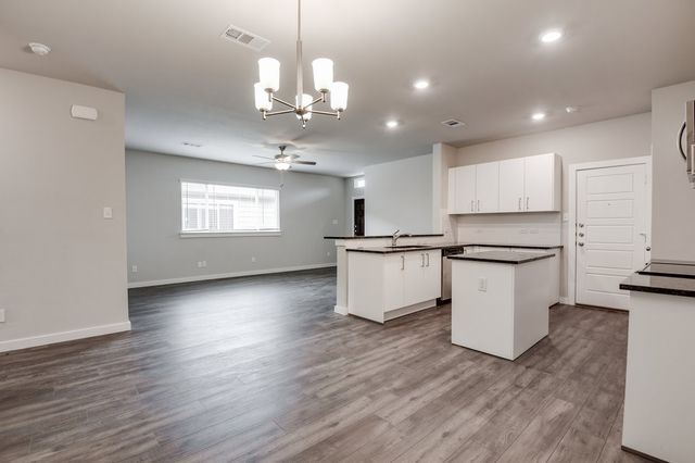 748 Wheatfield Drive, Venus, TX 76084