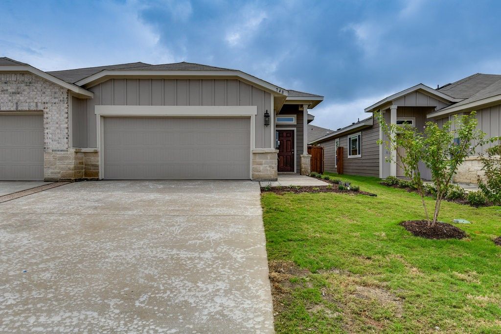 748 Wheatfield Drive, Venus, TX 76084