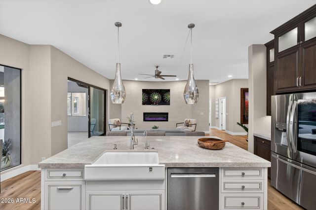 13826 E GAIL Road, Scottsdale, AZ 85259