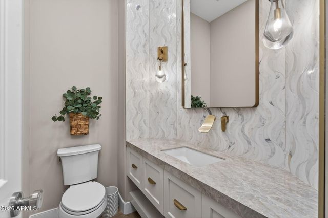 13826 E GAIL Road, Scottsdale, AZ 85259