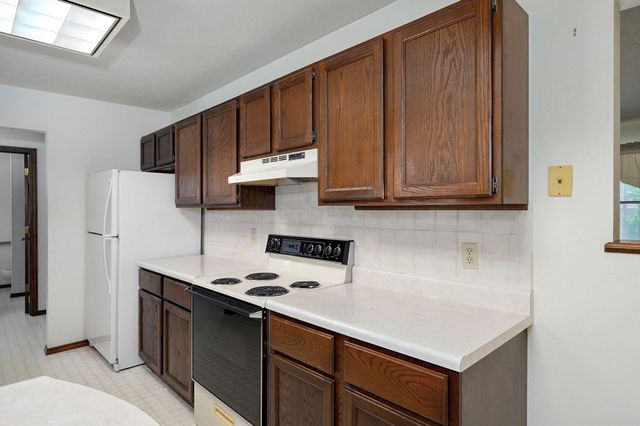 2060 North Marion Avenue, Springfield, MO 65803