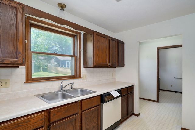 2060 North Marion Avenue, Springfield, MO 65803