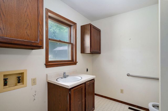 2060 North Marion Avenue, Springfield, MO 65803