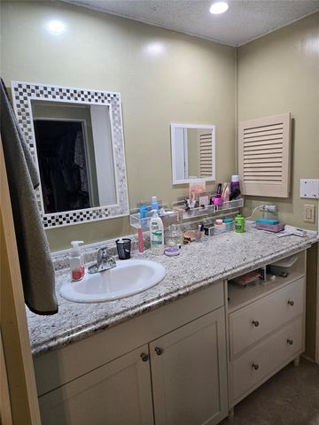 214 GREEN MEADOW DRIVE, Winter Haven, FL 33884