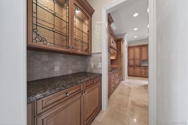 6265 Dakota Circle, Bloomfield Hills, MI 48301