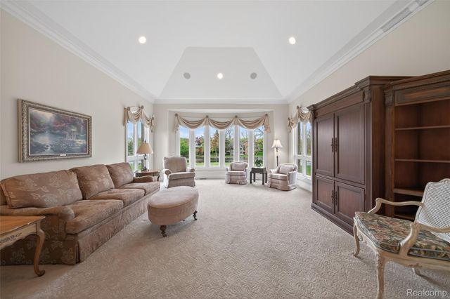 6265 Dakota Circle, Bloomfield Hills, MI 48301