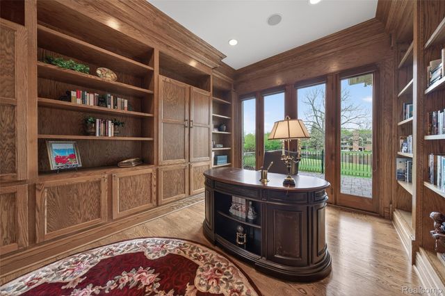 6265 Dakota Circle, Bloomfield Hills, MI 48301