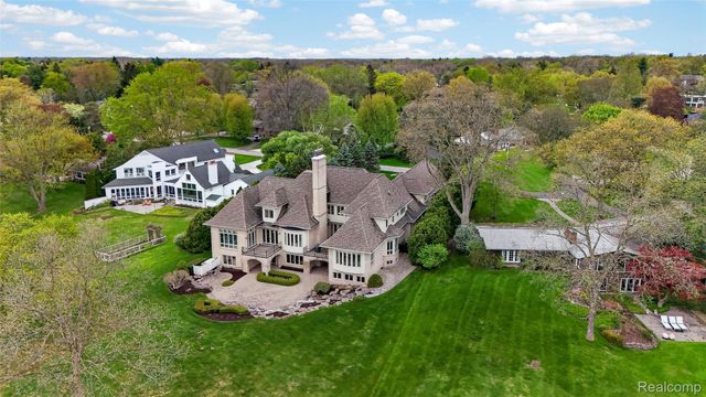 6265 Dakota Circle, Bloomfield Hills, MI 48301