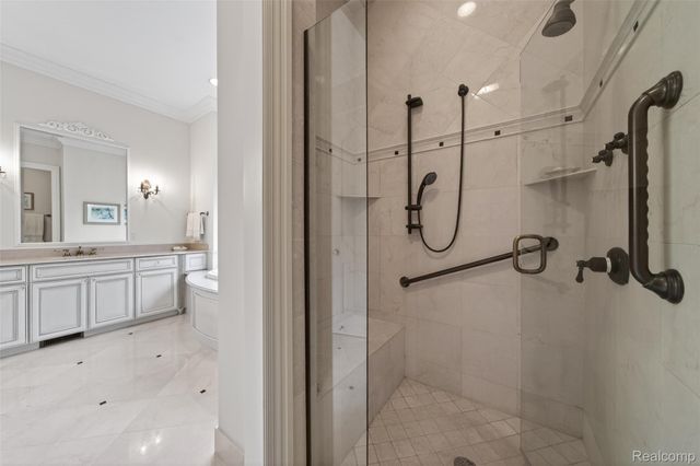 6265 Dakota Circle, Bloomfield Hills, MI 48301