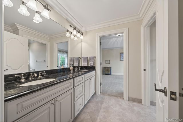 6265 Dakota Circle, Bloomfield Hills, MI 48301