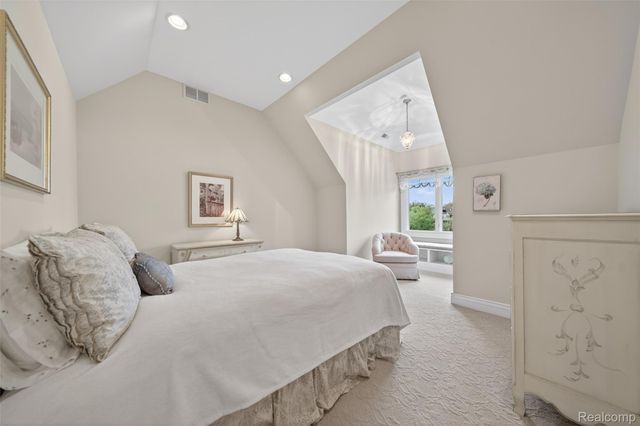 6265 Dakota Circle, Bloomfield Hills, MI 48301
