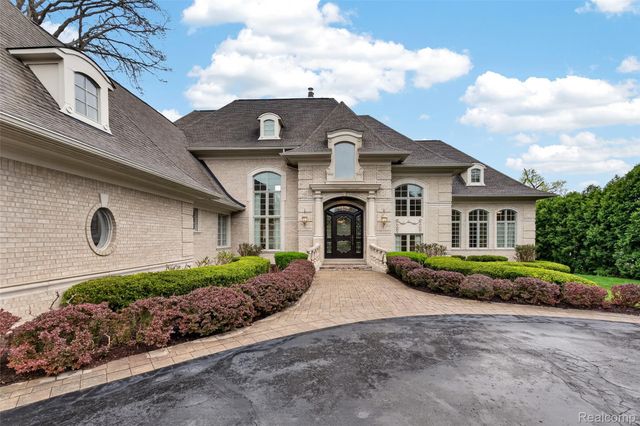 6265 Dakota Circle, Bloomfield Hills, MI 48301
