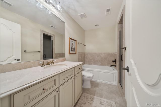 6265 Dakota Circle, Bloomfield Hills, MI 48301
