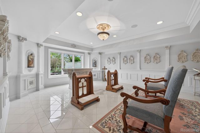 6265 Dakota Circle, Bloomfield Hills, MI 48301