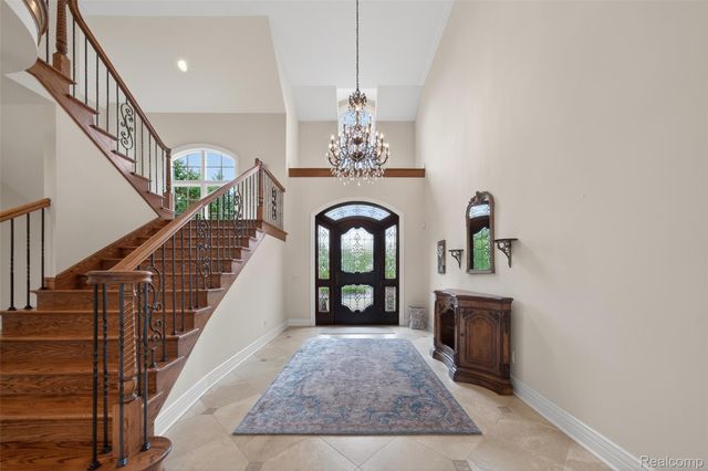 6265 Dakota Circle, Bloomfield Hills, MI 48301
