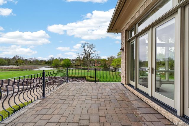 6265 Dakota Circle, Bloomfield Hills, MI 48301
