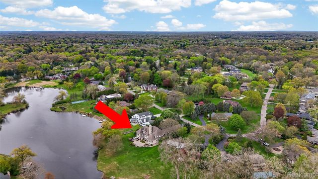 6265 Dakota Circle, Bloomfield Hills, MI 48301