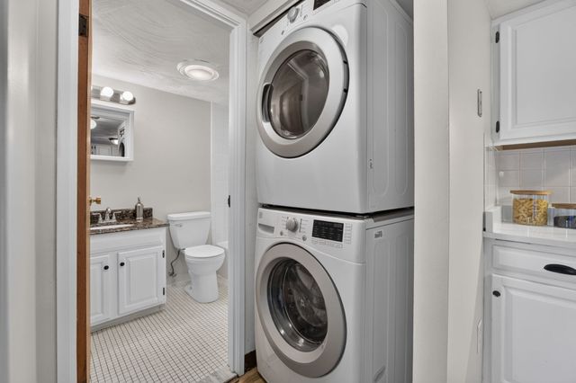 390 Broadway 35, Somerville, MA 02145
