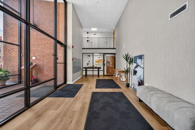 390 Broadway 35, Somerville, MA 02145