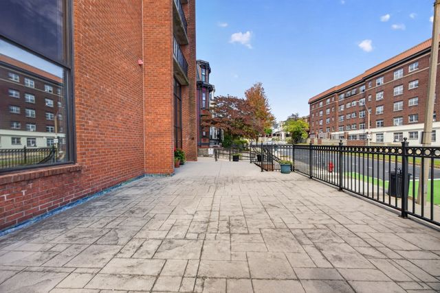 390 Broadway 35, Somerville, MA 02145