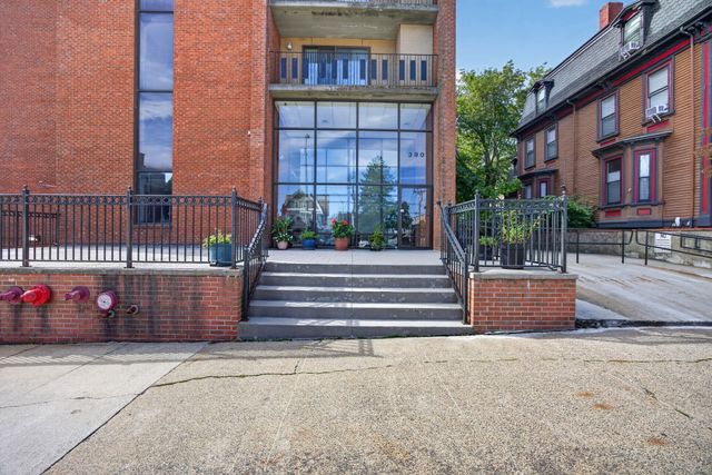 390 Broadway 35, Somerville, MA 02145