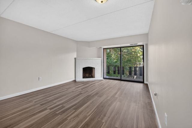 390 Broadway 35, Somerville, MA 02145