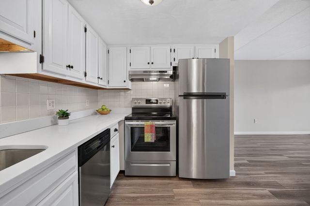 390 Broadway 35, Somerville, MA 02145