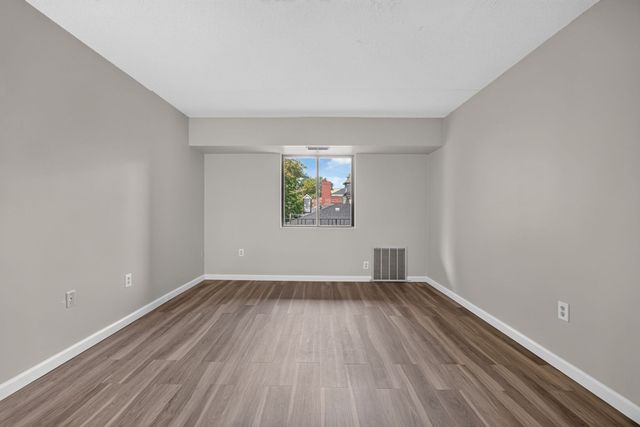 390 Broadway 35, Somerville, MA 02145