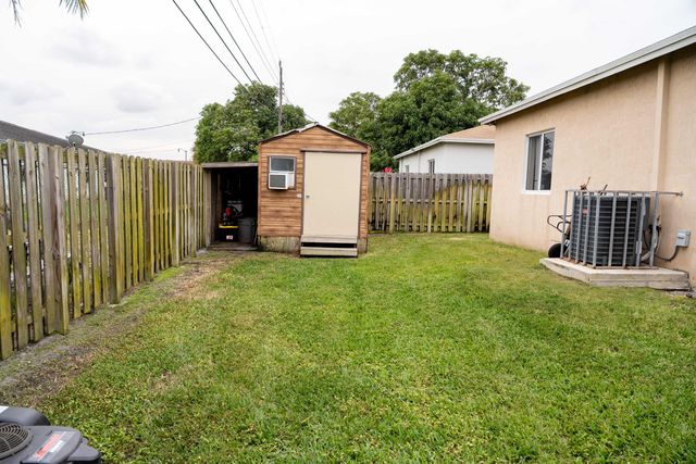 2710 NW 5th Street, Pompano Beach, FL 33069