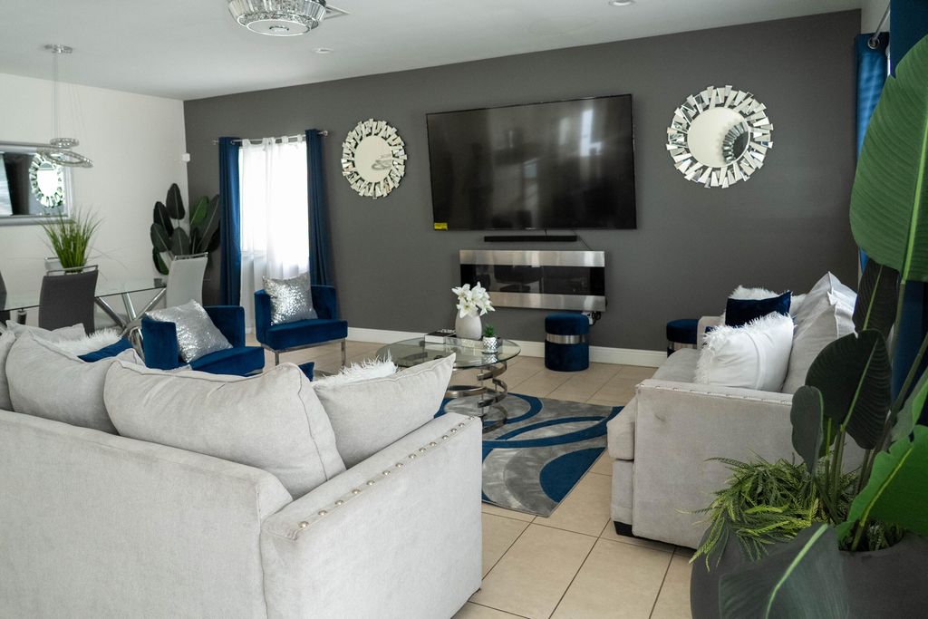 2710 NW 5th Street, Pompano Beach, FL 33069