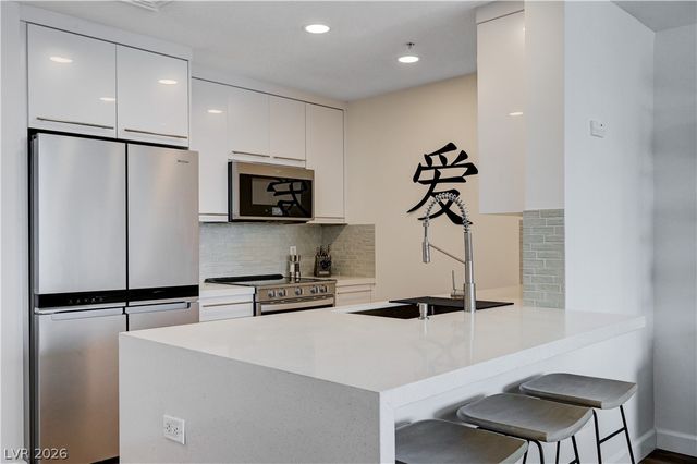 200 West Sahara Avenue 2307, Las Vegas, NV 89102