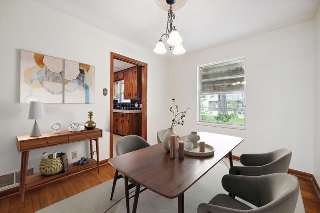 225 W Spreading Oak Drive, Houston, TX 77076