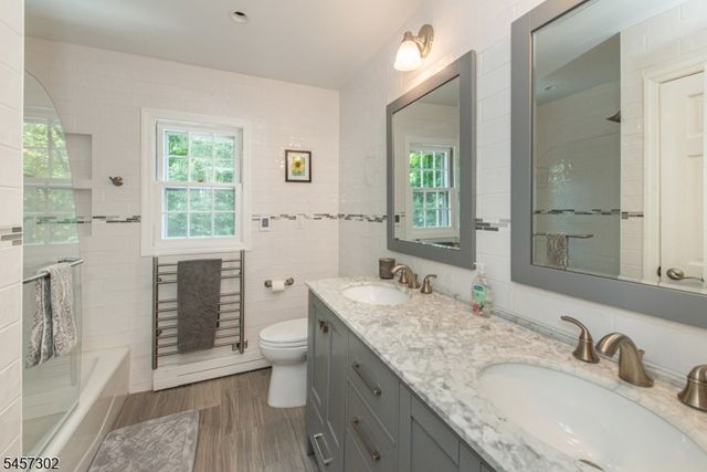 390 Ski Trl, Kinnelon Boro, NJ 07405