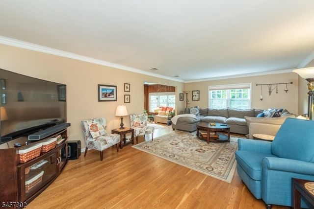 390 Ski Trl, Kinnelon Boro, NJ 07405