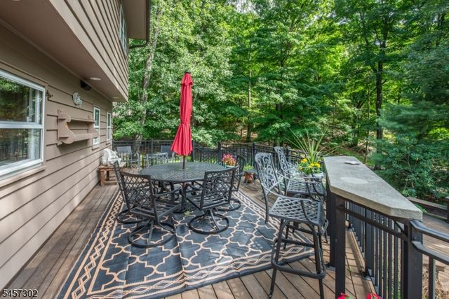 390 Ski Trl, Kinnelon Boro, NJ 07405