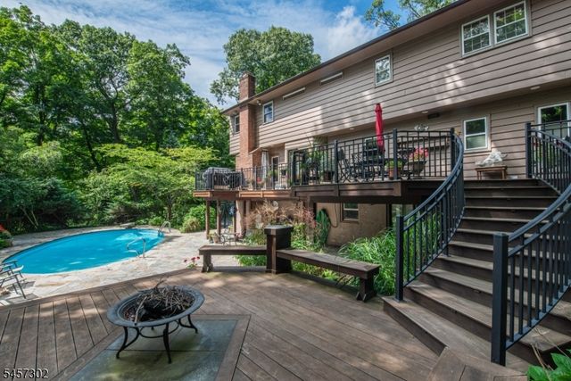 390 Ski Trl, Kinnelon Boro, NJ 07405